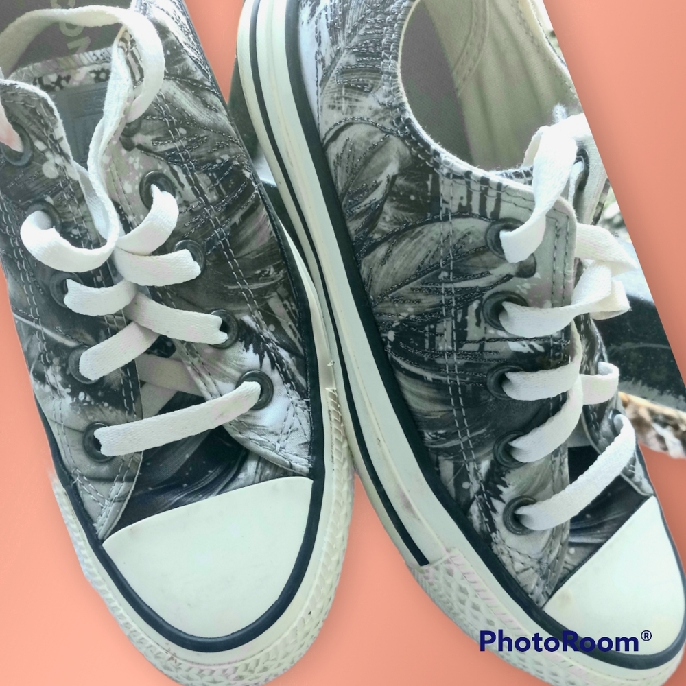 Women's shoes